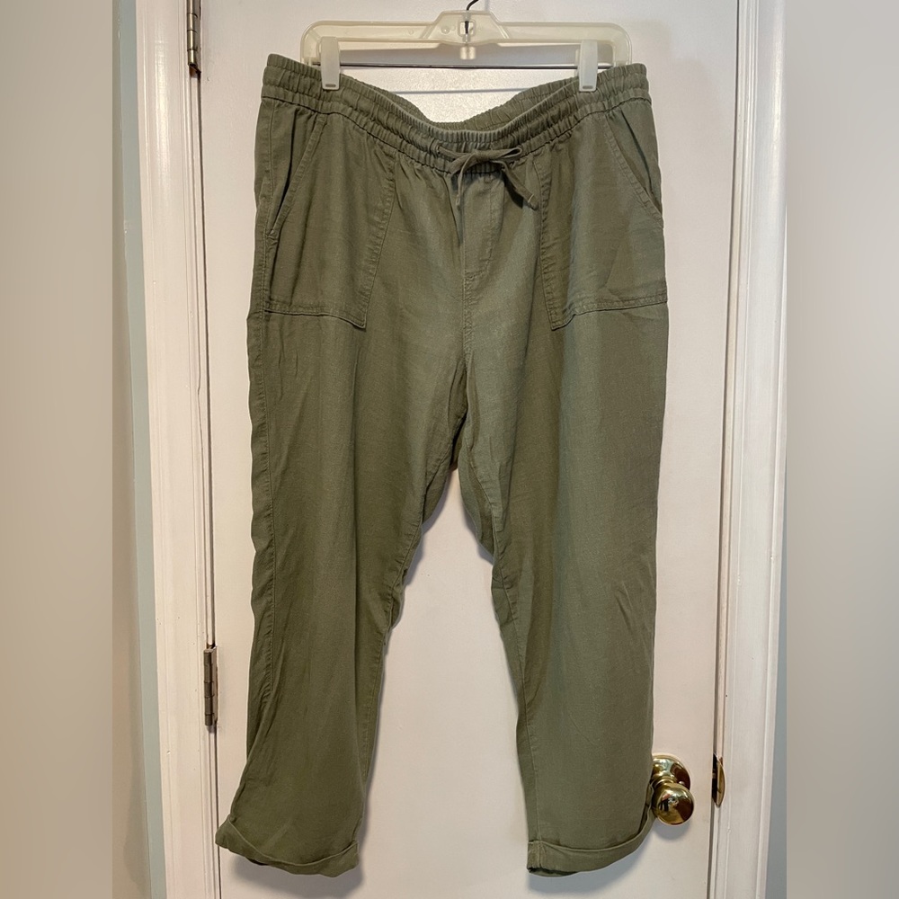 Old Navy linen green capris size L